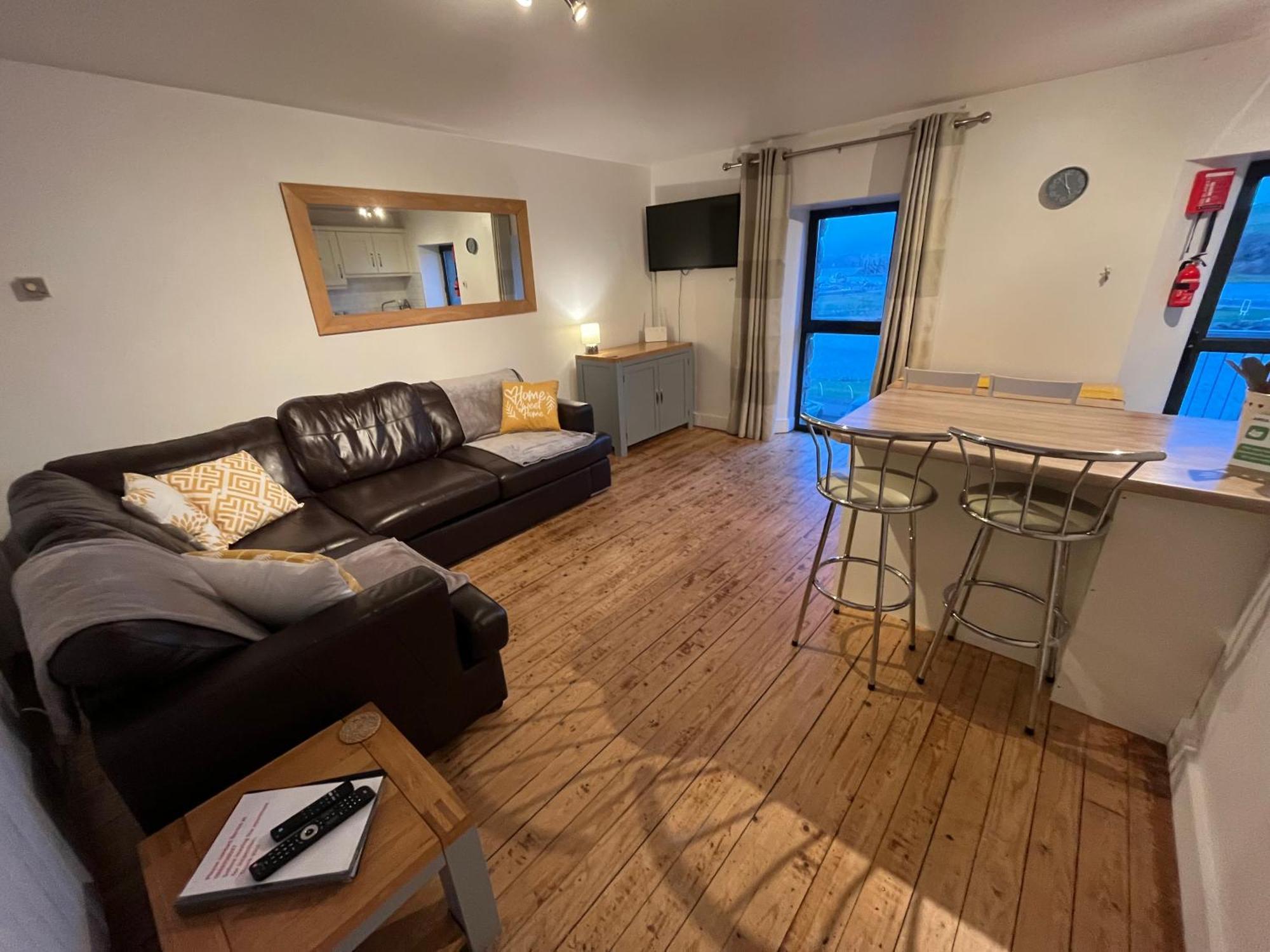 Apartment 12, Sea Wharf Westport Exteriör bild