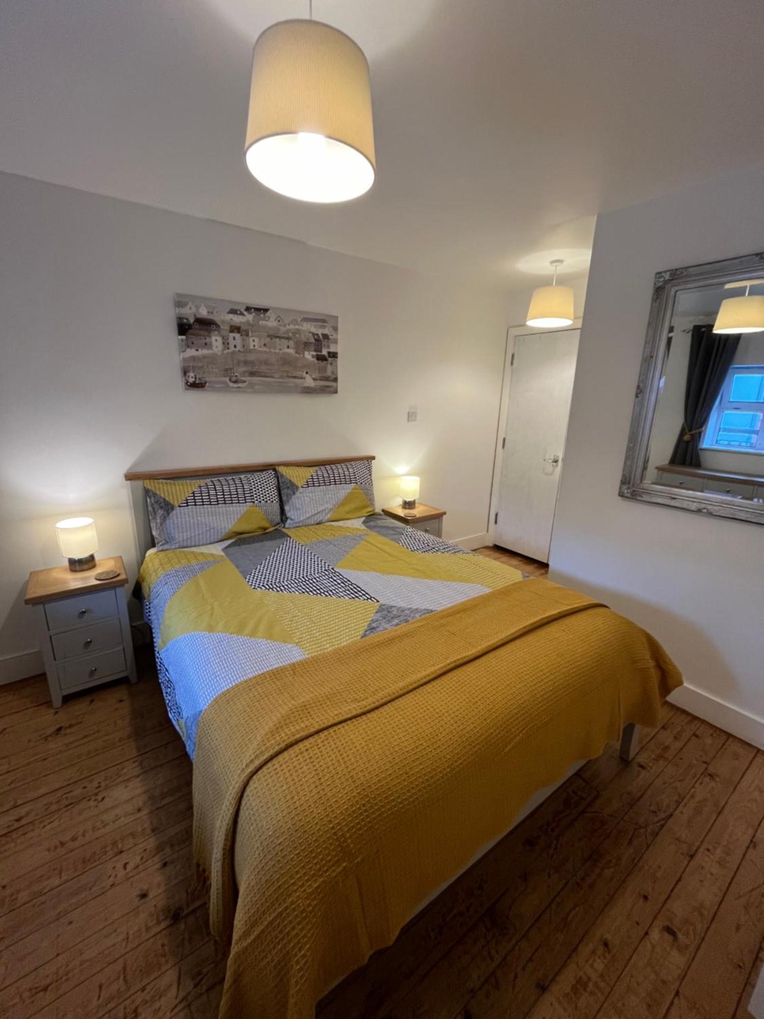 Apartment 12, Sea Wharf Westport Exteriör bild